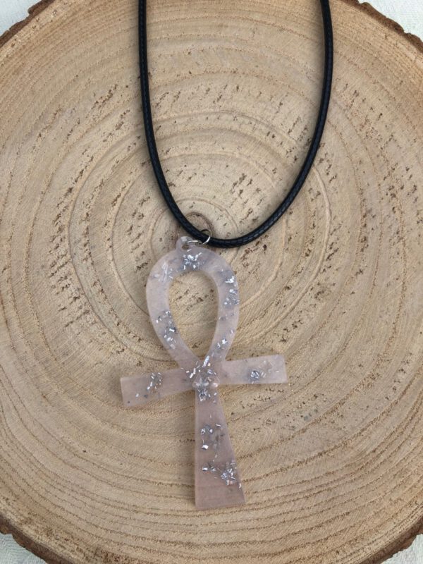 Ketting met Ankh Orgonite en bergkristal