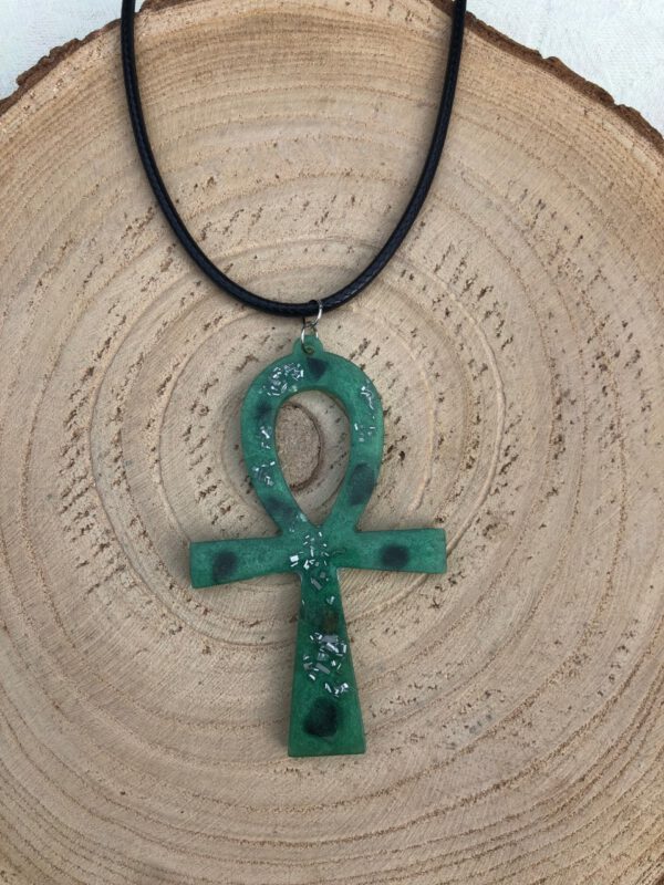Ketting met Ankh Orgonite en bloedsteen