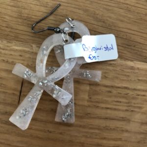 oorbellen met Ankh Orgonite en bergkristal