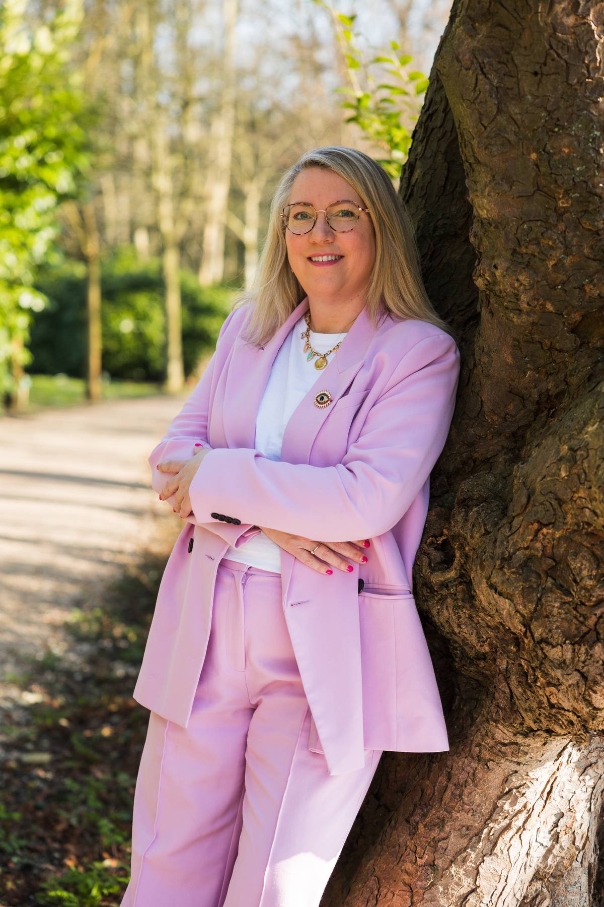 Portret van Sandy Vivaldi, holistisch therapeut voor hoogsensitieve vrouwen